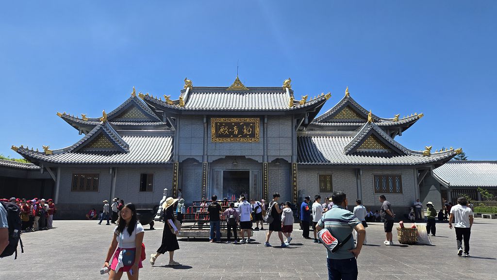 雲端上的佛國仙境 世界雙遺產峨眉山走一回